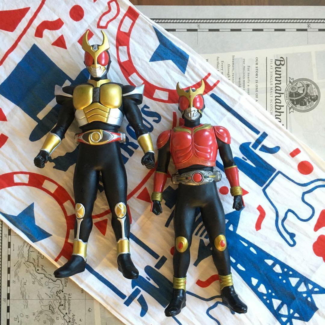 仮面ライダークウガとアギトのフィギュア S.H.Figuarts 真骨彫製法 仮面ライダークウガ&仮面ライダーアギト