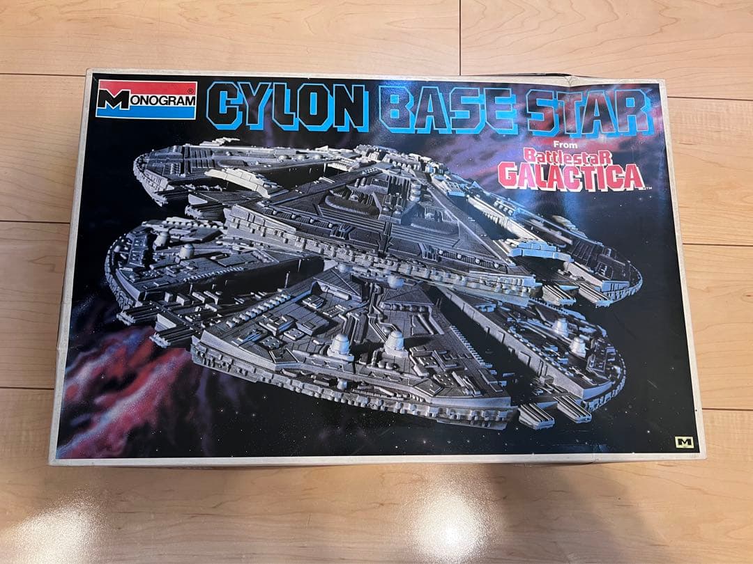 新品未使用　昭和レトロ　サイロン帝国　宇宙母艦　サイロン・ベース・スター